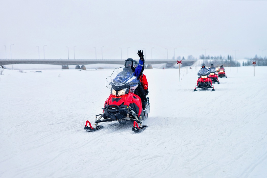Διαδρομές με snowmobile