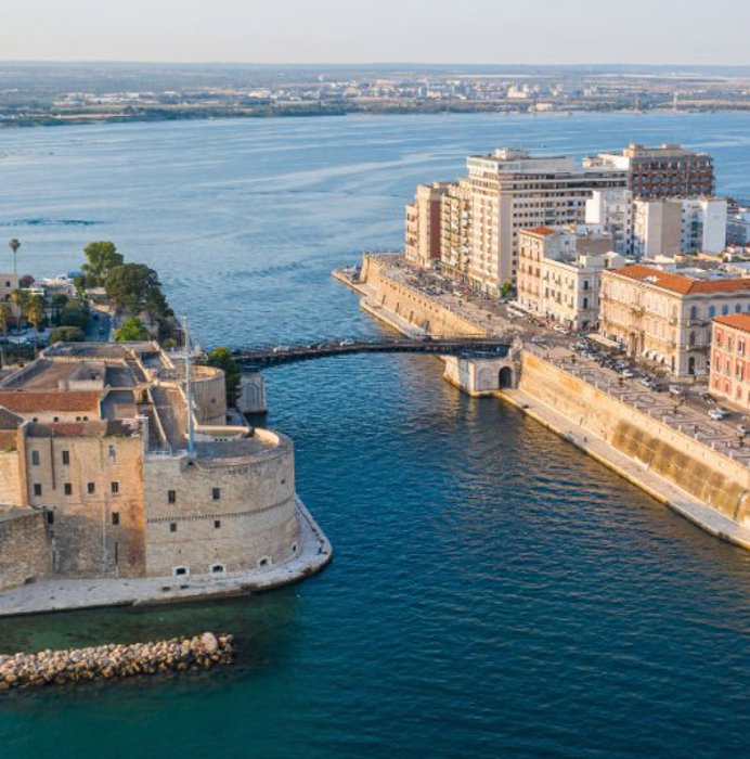 Ανακαλύψτε τον ιστορικό Τάραντα