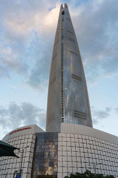Απολαύστε τη θέα από τον 118ο όροφο του Jasmil Lotte Tower